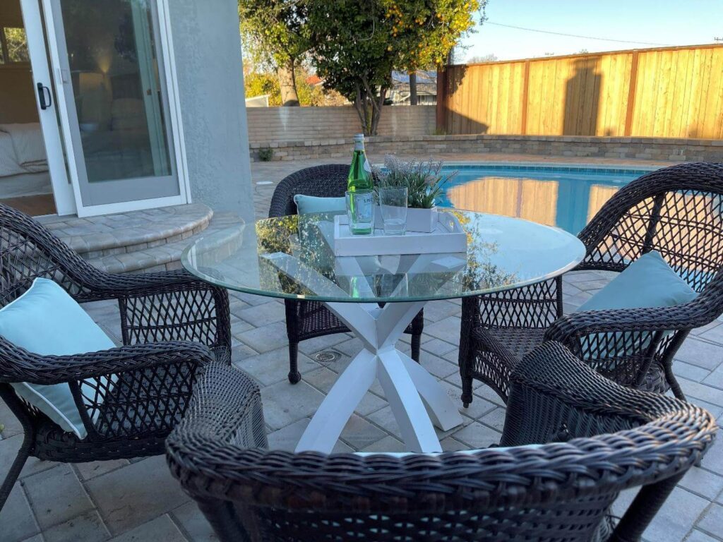 میز شیشه ای مینیمالیستی