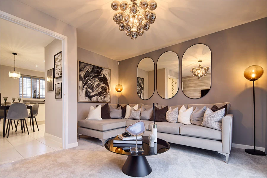 استفاده از آینه برای جلوه بخشیدن به ورودی خانه